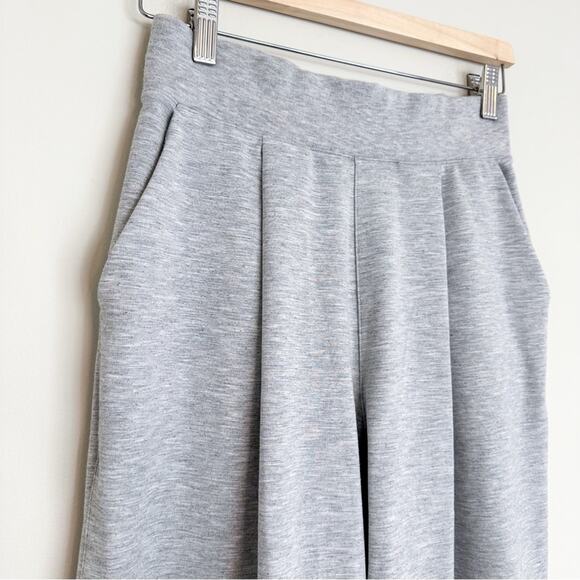 Lululemon Can You Feel The Pleat Crop *21" - Picture 2 of 7